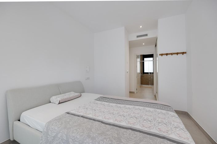 Image No.17-3 Bed Villa for sale