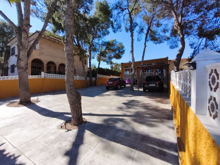 Image No.48-4 Bed Villa for sale
