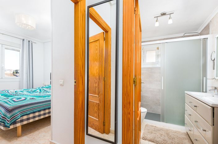 Image No.18-5 Bed Villa for sale