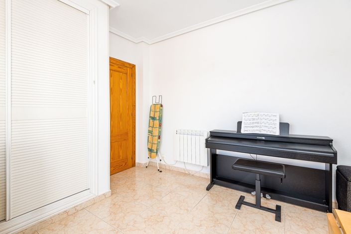 Image No.32-5 Bed Villa for sale