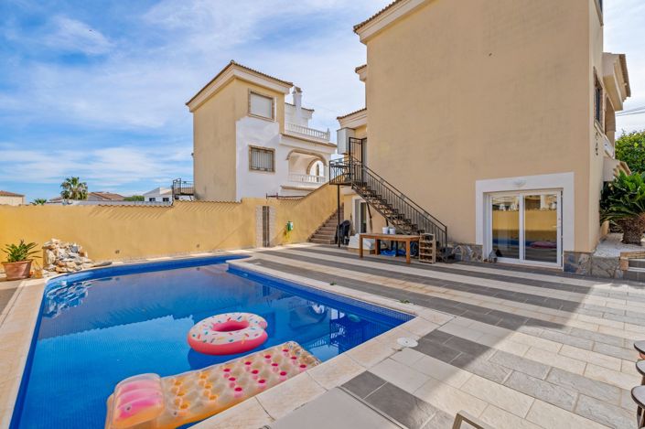 Image No.30-3 Bed Villa for sale