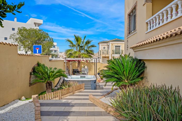 Image No.39-3 Bed Villa for sale
