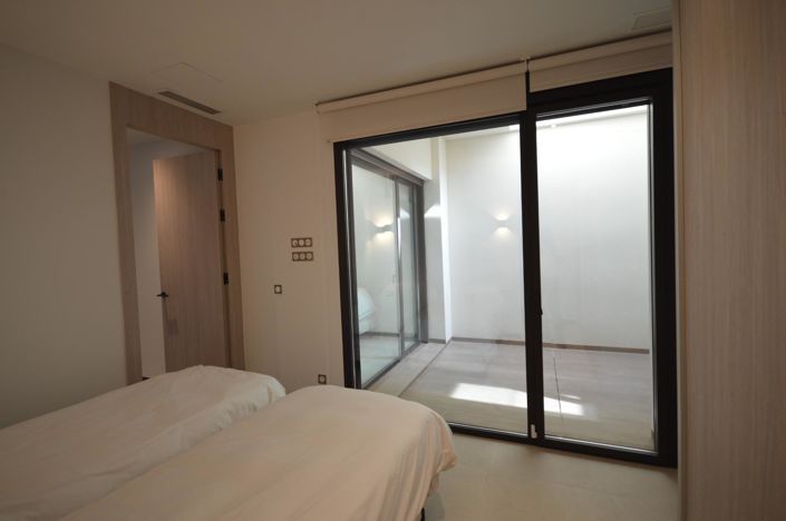 Image No.30-5 Bed Villa for sale