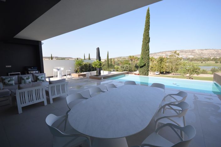 Image No.44-5 Bed Villa for sale