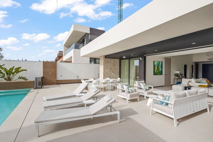 Image No.8-5 Bed Villa for sale