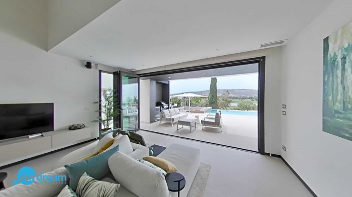 Image No.9-5 Bed Villa for sale