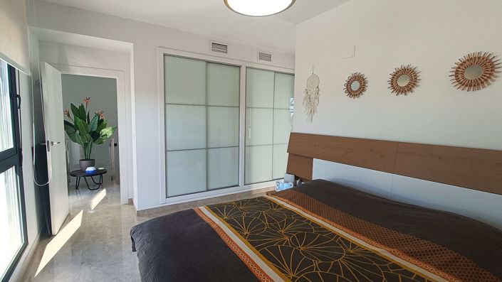 Image No.18-3 Bed Villa for sale