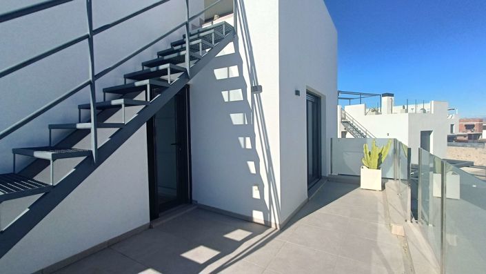 Image No.28-3 Bed Villa for sale