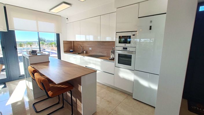 Image No.8-3 Bed Villa for sale