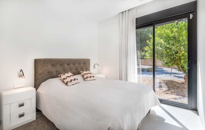 2026021911500400000049