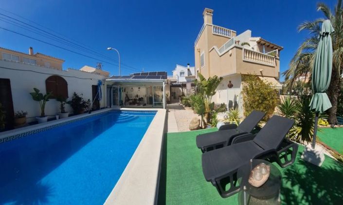 Image No.20-3 Bed Villa for sale