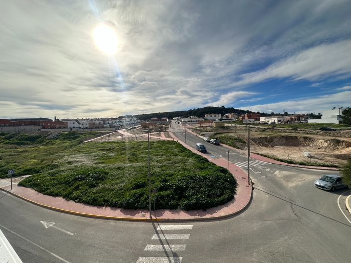 Image No.28-3 Bed Property for sale