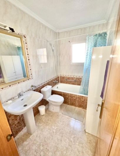 Image No.14-3 Bed Property for sale