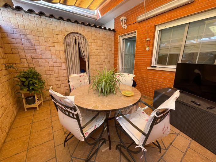 Image No.13-4 Bed Property for sale