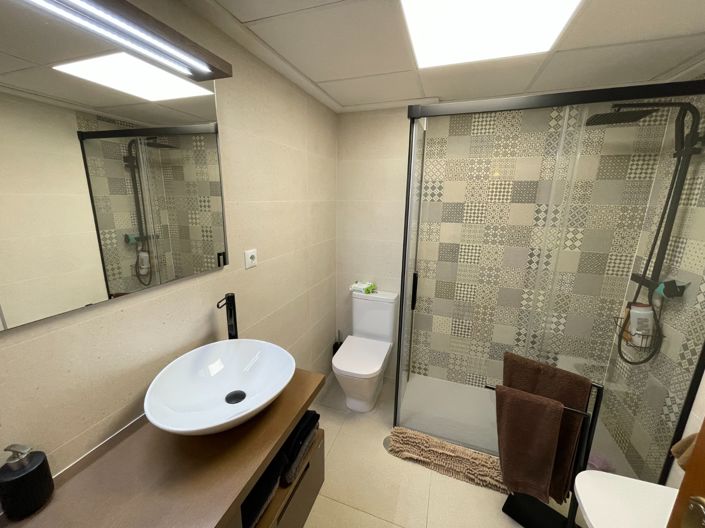 Image No.19-4 Bed Property for sale