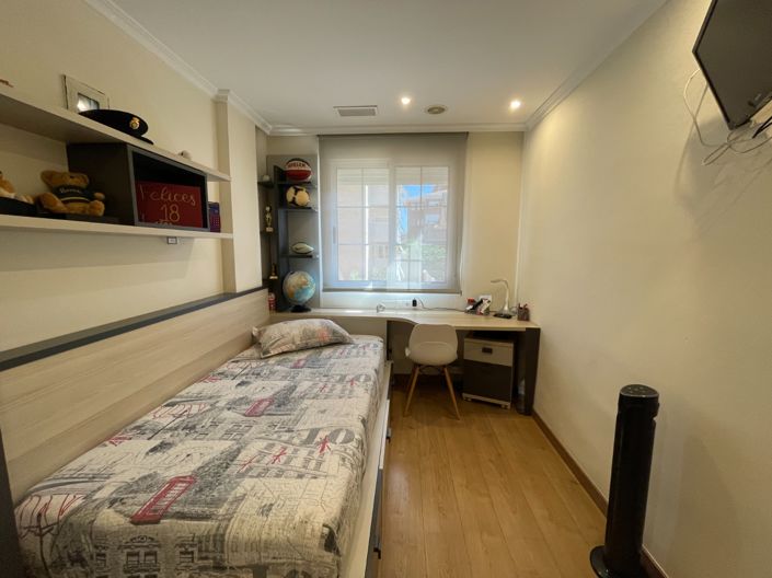 Image No.21-4 Bed Property for sale