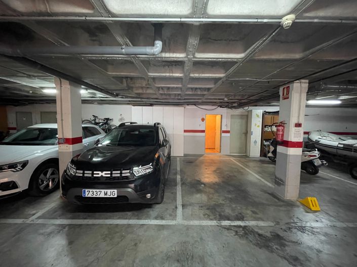 Image No.28-4 Bed Property for sale