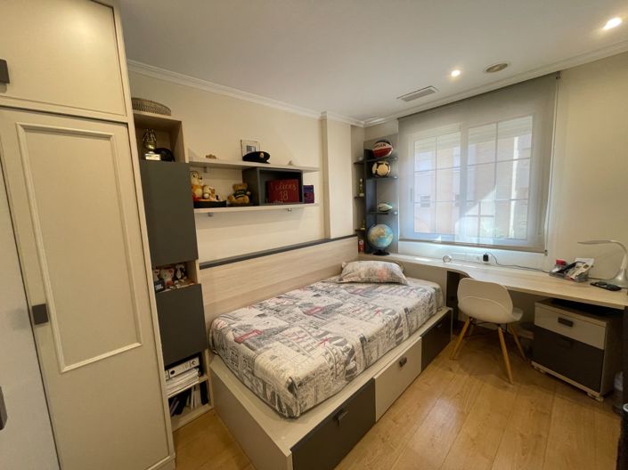 Image No.9-4 Bed Property for sale