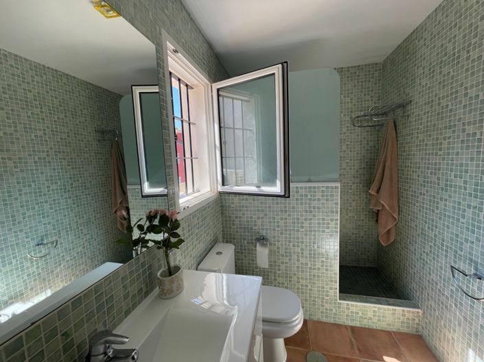 Image No.18-4 Bed Property for sale