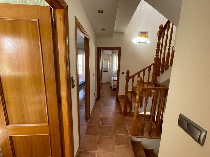 Image No.25-4 Bed Property for sale