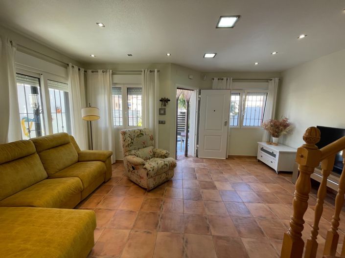 Image No.28-4 Bed Property for sale