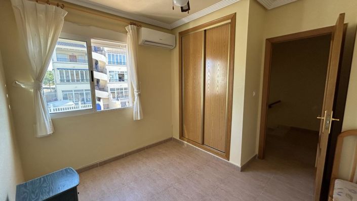 Image No.16-2 Bed Property for sale