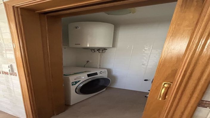 Image No.8-2 Bed Property for sale