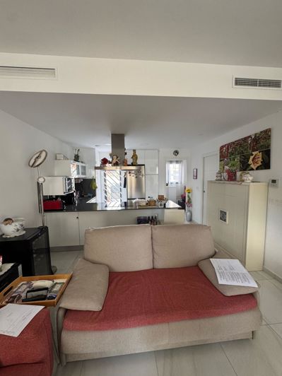 Image No.11-3 Bed Property for sale