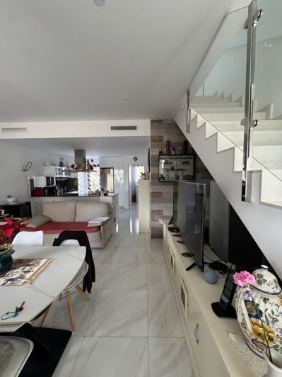 Image No.12-3 Bed Property for sale