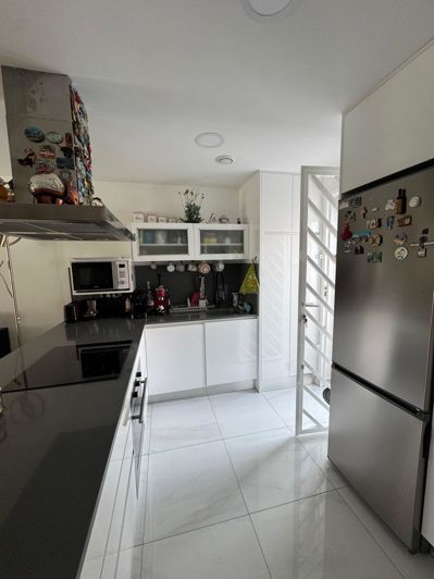 Image No.13-3 Bed Property for sale