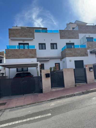 Image No.3-3 Bed Property for sale