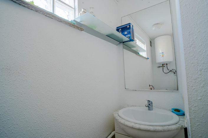 Image No.15-2 Bed Property for sale