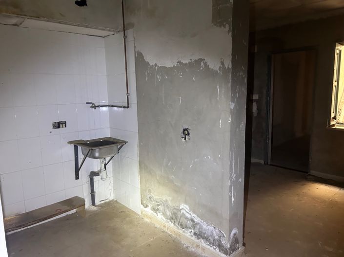 Image No.12-1 Bed Property for sale