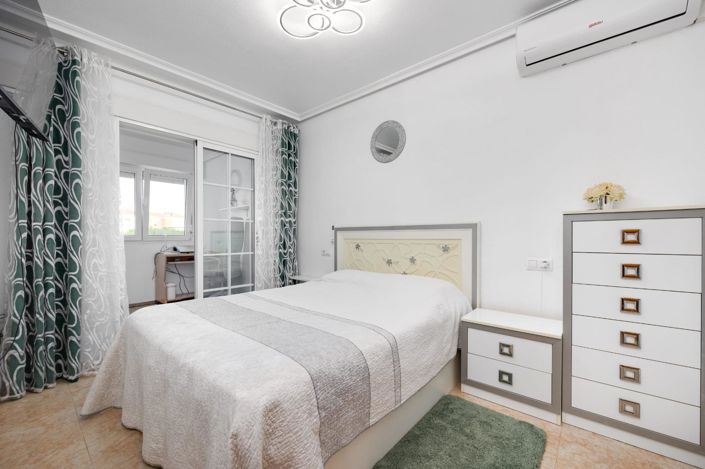 Image No.11-3 Bed Property for sale