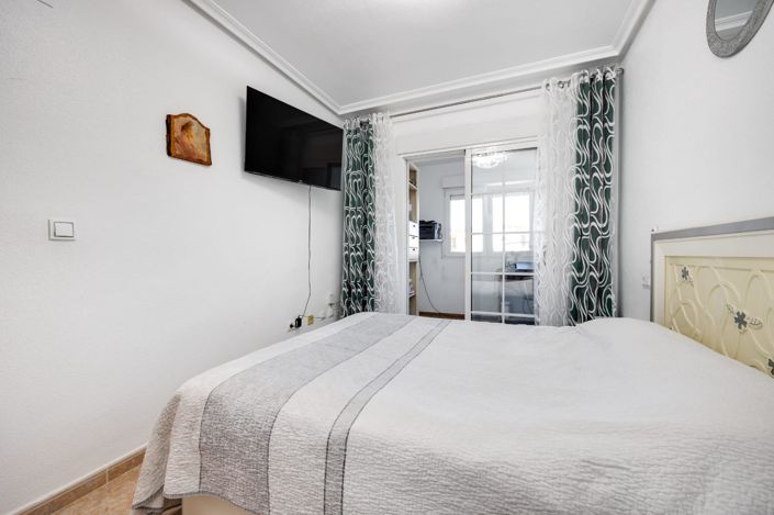 Image No.12-3 Bed Property for sale