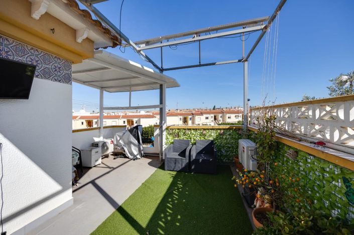 Image No.17-3 Bed Property for sale
