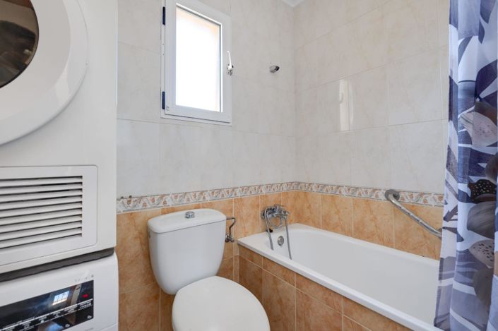 Image No.9-3 Bed Property for sale