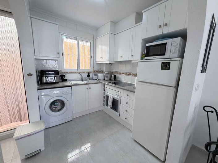 Image No.12-3 Bed Property for sale