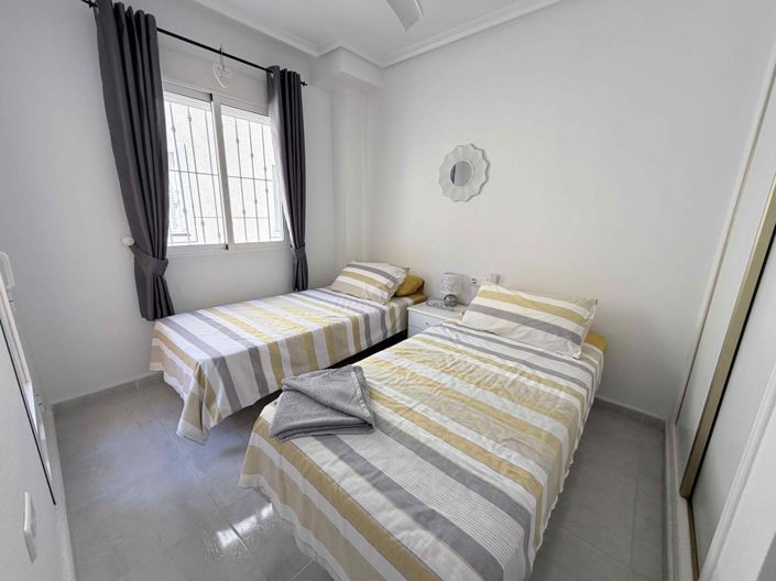 Image No.20-3 Bed Property for sale