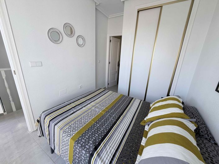 Image No.26-3 Bed Property for sale