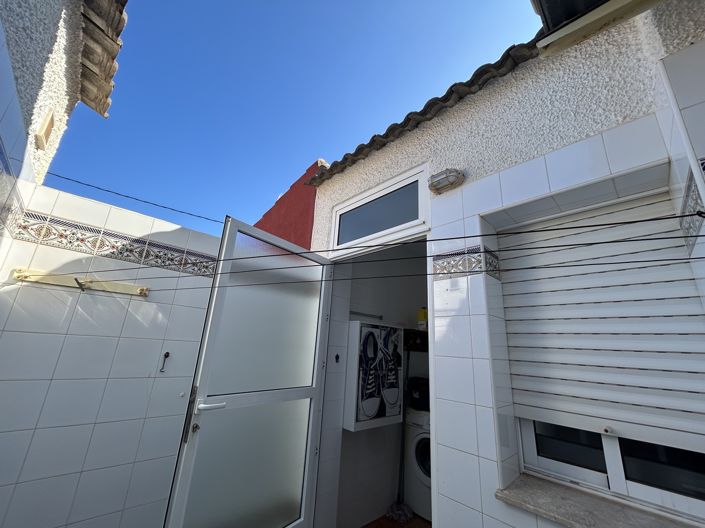 Image No.12-4 Bed Property for sale