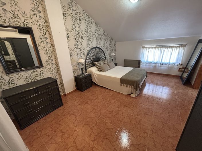 Image No.24-4 Bed Property for sale