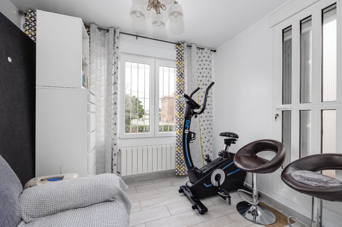 Image No.11-3 Bed Property for sale