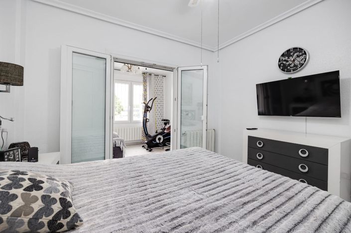 Image No.14-3 Bed Property for sale