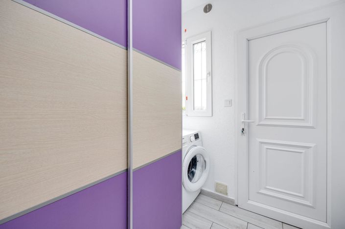 Image No.29-3 Bed Property for sale