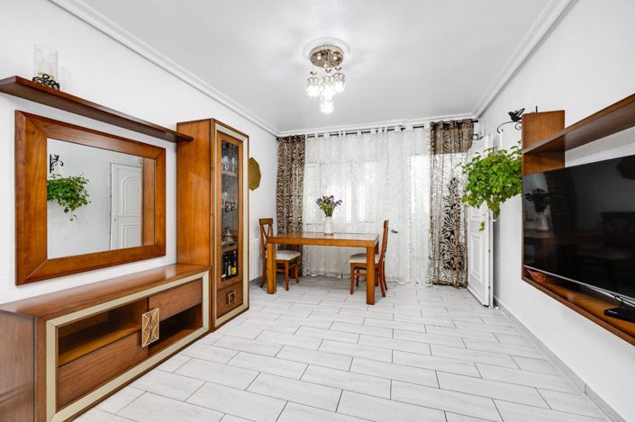 Image No.3-3 Bed Property for sale