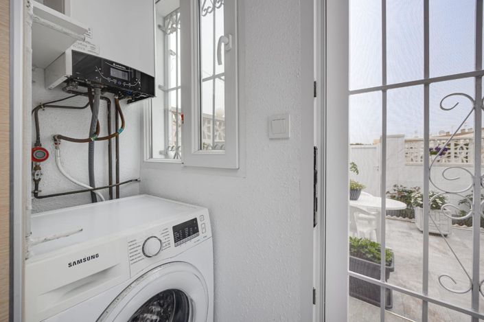 Image No.30-3 Bed Property for sale