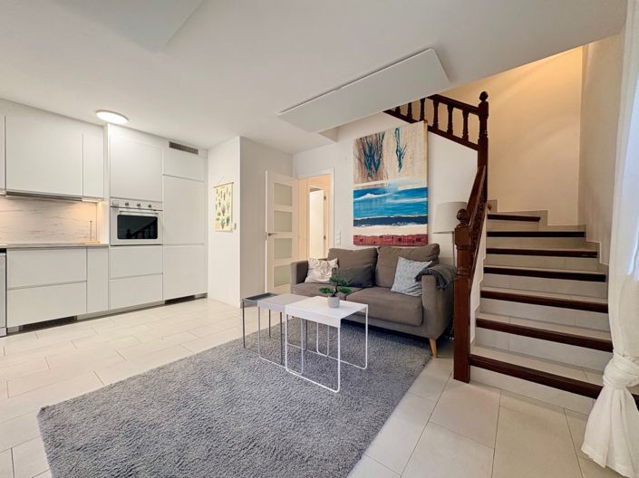 Image No.6-4 Bed Property for sale