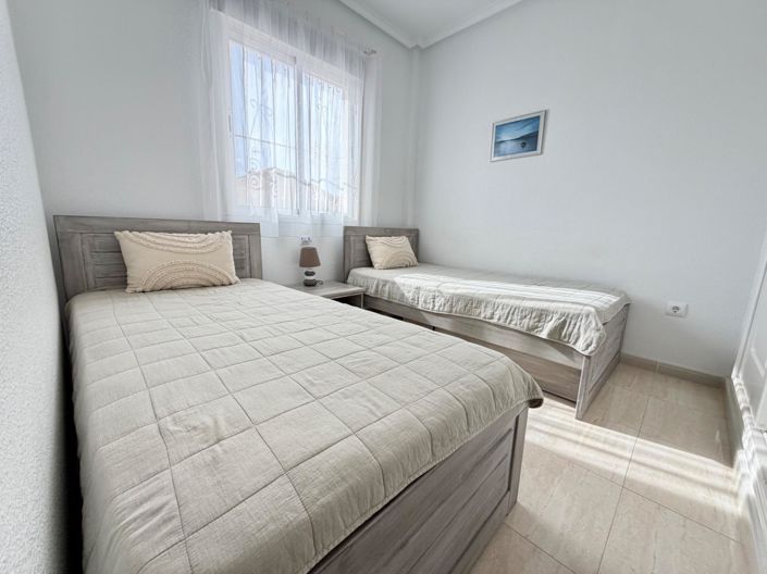 Image No.16-2 Bed Property for sale