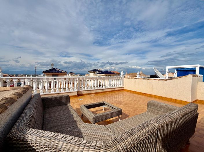 Image No.28-2 Bed Property for sale